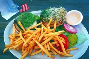 名古屋市中心部に位置する東横INN名古屋金山：ビジネスと観光に最適な宿泊施設の魅力と詳細情報