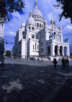 熊本市中心部の快適な滞在を提供する東横INN熊本城通町筋−充実の設備と便利なアクセスを誇るビジネスホテル